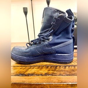 Nike Air Force 1 Special Field Athletic Shoe, Women’s Size 5.5